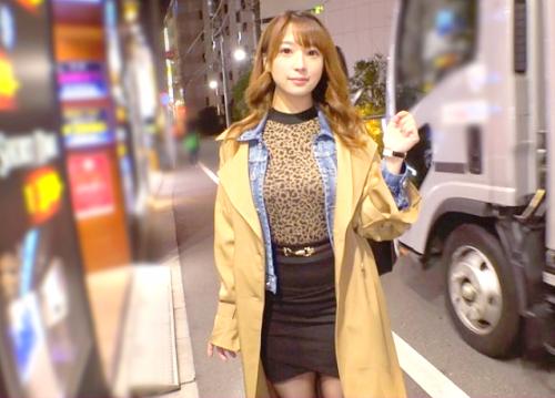【素人ナンパ】延長お願いしたくなるほどヤバエロw夜の歌舞伎町でナンパした24歳デリヘル嬢！