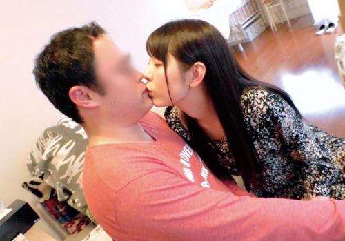 【素人】密着騎乗位や自ら腰を動かしてくれる立ちバックにたまらず中出し！中出しぃ！