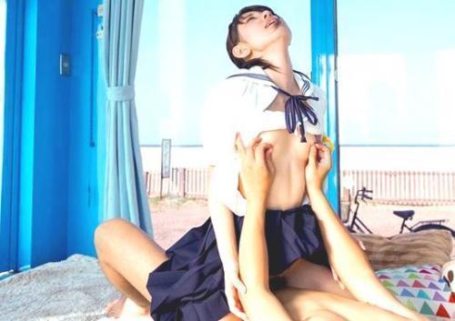 「…ﾀﾞﾒ…おっぱいでイッちゃう…♡」田舎で育った美少女ロリJKが未成熟なおっぱいで感じながらエッチな騎乗位！