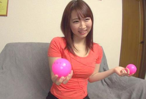 【素人】カメラを向けられて戸惑いながらもお金ほしさから援交を承諾！