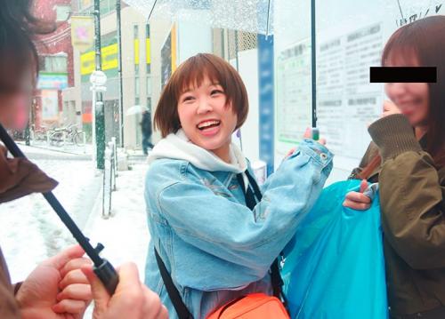 【ナンパ】脱いだら巨乳だった！ノリの良いショートカット巨乳美女