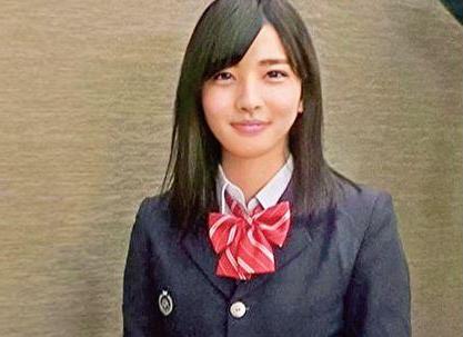 【素人ハメ撮り】高身長ハイスペック現役JKにイっても止めない激ピストンでハメ撮り中出し！
