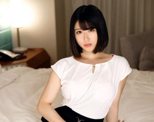 【素人ハメ撮り】優しく体を愛撫していけば体をくねらせ徐々に脚を開いていく！遠距離恋愛中で欲求不満な美人ブロガー