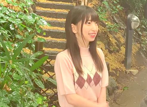 【素人ナンパ】大学1年生、経験人数一人！Aカップの貧乳娘の小さな膣穴にそのまま亀頭をねじ込み激ピス生中出し！