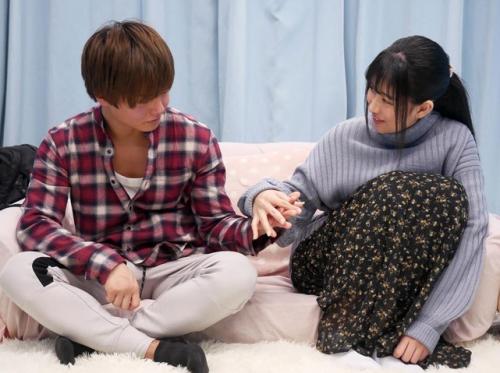 【マジックミラー号】初対面の素人大学生がお互いに本気で求めあう生セックスに発展。リアルなラブラブ中出しドキュメント！