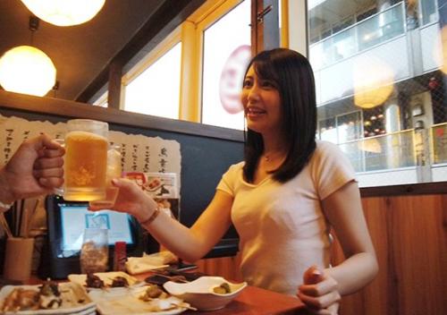 【素人】保育士は出会いがない！一人飲み女子をナンパ！ガチ恋求めてる女をガチ口説きナンパハメ撮り！