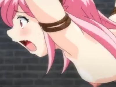 【ちっぱい】ちっちゃいおっぱいとツルツルのおマンコのロリっ子が逆さづりでレイプされる！