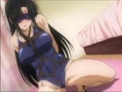 彼女をスク水緊縛して撮影する変態彼氏と、恥ずかしがりながらおマンコからおつゆ溢れさせる淫乱JK♥