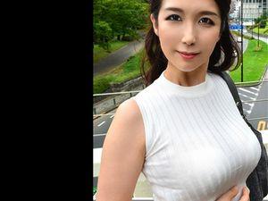 【個人】素人43歳！四十路の巨乳おっぱい人妻熟女は淫乱な学校の先生！野外で羞恥露出！部屋で他人棒フェラ騎乗位バック不倫！