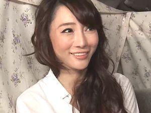 スーパー美魔女ｷﾀ！最高峰の人妻熟女ナンパ！セレブ美人妻が他人棒をフェラ、手マン、騎乗位バック中出し、不倫ハメ撮り！
