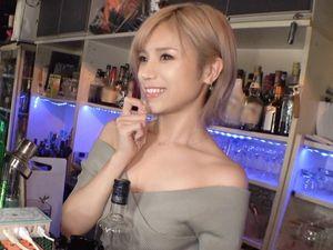 巨乳美人☆素人ナンパ企画！金髪ショートカット淫乱スレンダー美女ギャルがフェラ手マン下着着衣でSEXハメ撮り！AVエロ動画