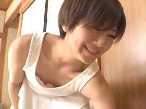 美人嫁！ショートヘアのスレンダー貧乳な嫁がミニスカパンチラで義父を誘い近親相姦！フェラ騎乗位バック口元ぶっかけ！茜はるか