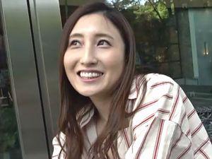 超☆美人妻！素人の人妻ナンパ企画！便所で小便聖水、ベロチュー、オナニー他人棒フェラ、騎乗位バック正常位ハメ撮り不倫！