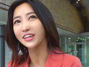 絶世の美女！巨乳な超ォーべっぴん素人ナンパ！国際的ビッチ！痴女がパイズリ、フェラ手コキ水着を着衣でハメ撮り騎乗位バック！