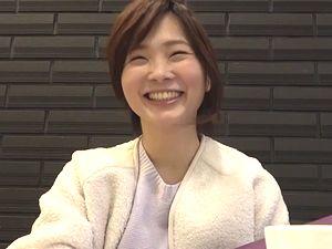 本物人妻！ショートヘア―が似合う美人妻！に…即ズボ！バックから鬼ピストン！清楚奥さんに顔射ぶっかけ！人妻熟女・神田知美