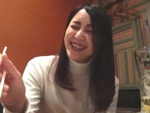 上京中の人妻熟女ナンパ！素人の綺麗な奥さんを口説き落としてホテルへ連れ込んでエッチ！手マンで絶頂アクメ！