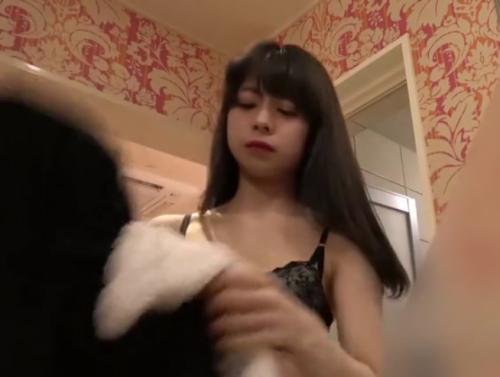 【個人撮影】美少女アイドルの裏バイト現場が流出！？濃厚な全身リップからのディープスロートフェラチオ♡