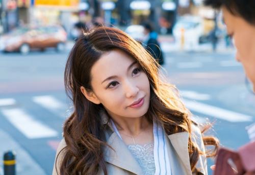 <人妻ナンパ>こんなに美しいのにド淫乱☆『マジいっちゃうぅ!!』乳首を鬼舐めしエロ声連発！ヌレヌレ膣責め絶叫痙攣鬼イキ♥