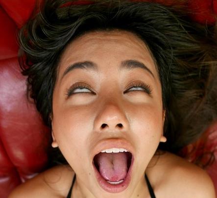 <松本メイ>驚愕のイキ顔がヤバすぎ！『イッちゃうううっ！～』美女が白目剥き出しながら鬼イキ！絶叫痙攣アクメガチ狂い！