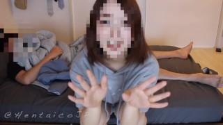 寝起きに彼氏のチンポをシコシコ手コキで責めまくるドスケベ彼女