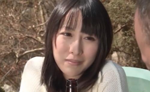 【巨乳】親友夫婦と行った温泉旅行先で前から意識していた友だちの旦那と夫の横で結ばれてしまった♡ 星咲優菜 ながえスタイル