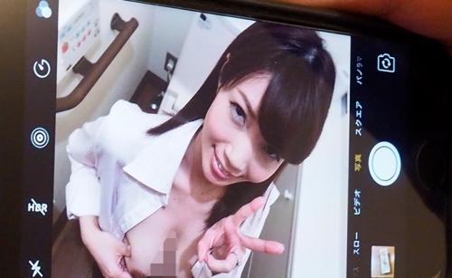 【人妻】不動産レディの妻が出勤前の着替えにTバックだったことに妙な違和感を覚えてスマホをチェックしてみたら…♡ 清城ゆき