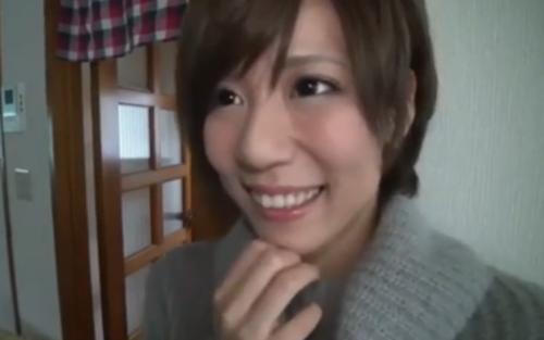 【人妻】中出しされた快感が忘れられずに1人になるといつもオナニーしてしまう 可愛らしいスレンダーな若妻ノゾミさん 28歳♡