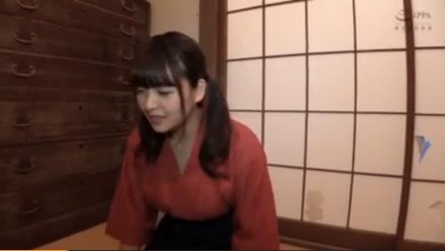 【巨乳】田舎の宿舎でめっちゃ可愛い女見つけたよwwww
