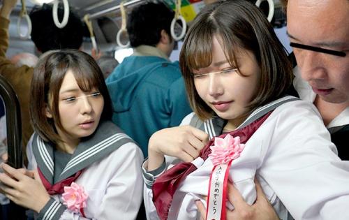 【制服】仲良しカワイイ美少女2人組がバス通学で初めての痴漢に気弱で声も出せずに弄られヤラレちゃう♡ 月宮ねね 有栖るる 他