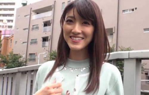 【人妻】素人若妻出演のAV撮影にやってきたスレンダーな美人妻は異常なほど母乳を垂れ流しながら絶頂しちゃう♡ 飯岡かなこ