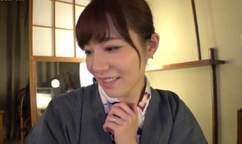 【巨乳】旦那の寝取られ願望を叶えるため旅館に2人の男とやって来た可愛らしい若妻 バイブ責めに絶頂アクメが止まらない♡
