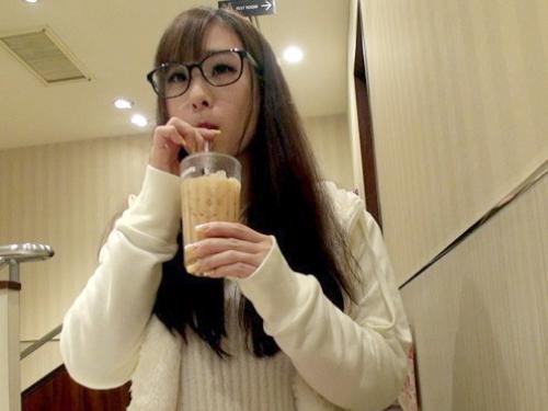 ＜素人ナンパ＞京都で見つけた美人と奇跡の再開！何度も絶頂してマン汁ドロドロ！スレンダーな巨乳姉妹とハメ撮りセックス！