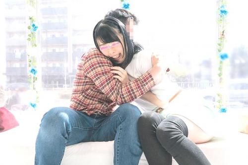 ＜素人モニタリング＞黒ニーソの女子大生と男女の友情チェック！？リアル素人女子大生が初めての真正中出しに挑戦！