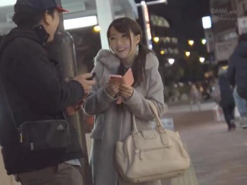 ＜素人ナンパ＞オナクラで見つけた黒パンスト美少女にスク水着せてエッチなことをした後、帰り道に声をかけて…
