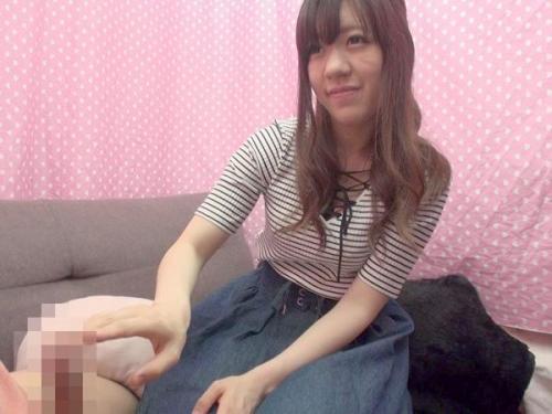 ＜素人ナンパ＞素人さんにお願いして生パン見せてもらった後に素股までしたら…トローンと中出し大成功！