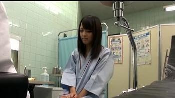 【エロ診療所】悩み事で産婦人科を訪れた幼い女子校生が診察台の上で抵抗できない強制開脚！治療と称して生挿入で陵辱レイプ