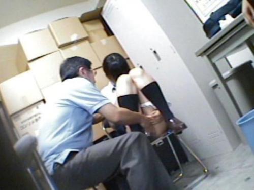 変態店長のスカトロ要求が女子校生をどん底へ突き落す！悪事を働いた小娘たちに、店ぐるみで悪事を働く男たちの非道な所業の数々を、貴方のその目でご確認あれ！