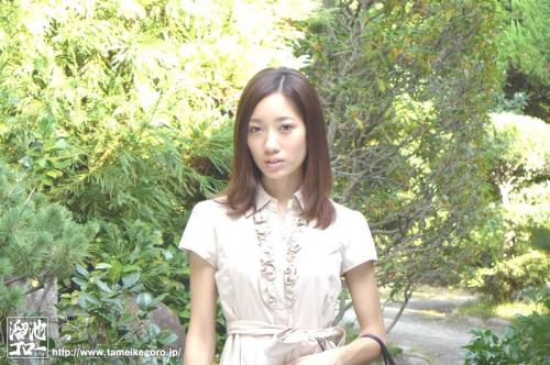 ＜不倫温泉旅行＞人妻タレントが言いなりセックス！初ハメ撮りでムラムラ欲情して不倫セックス