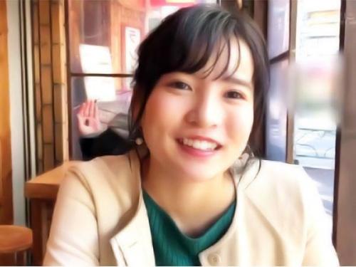 なかなか脱がない女子社員を脱がせたい！ほろ酔いになったら淫らにスーツを脱ぎ捨てパンツが見えても気にしないエロ娘に変身ｗ