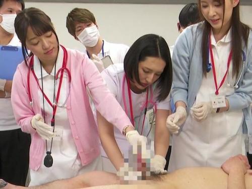 ＜ジットリ羞恥＞生徒同士が男女とも全裸献体になって実技指導を行う看護学校実習！実物チンコとマンコをみんなで見比べて…