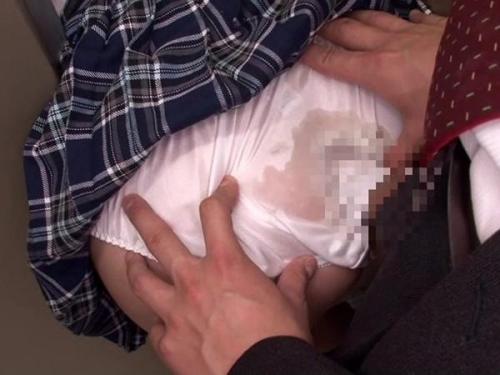 ＜本物レイプ＞エレベーターに挟まって身動きが取れないJKにチンポを擦り付け陵辱！抵抗できないJKに生中出し