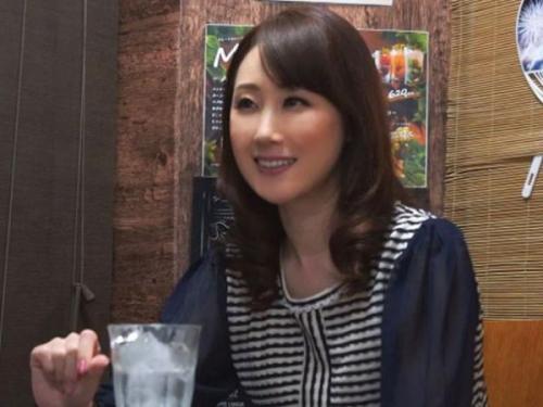 ＜人妻ナンパ＞夫婦関係、姑問題、子づくりと多くの悩みを抱える奥様たちは、ストレス解消にと立ち寄った飲み屋で口説かれたら…
