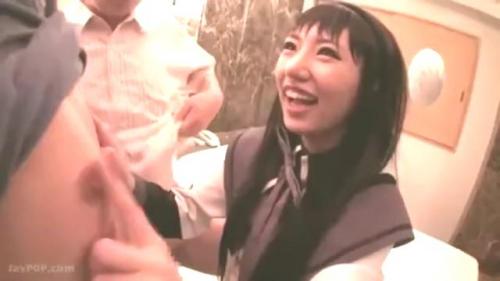 ＜危険日中出しオフ会＞アニコスに身を包んだ美少女がたくさんザーメンが溜まった汚チンポを生ハメして妊娠必至の中出し