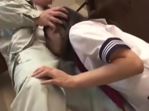 ＜ガチレイプ＞マンション内で見つけた無防備な少女！勃起させたチンポに媚薬を塗り込み可愛い制服美少女に襲い掛かる！