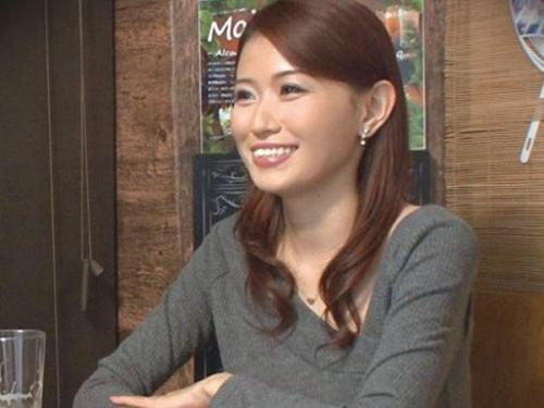 ＜人妻ナンパ＞アルコールの勢いも手伝って、ついつい調子こいて大フィーバー！一人で飲みに来ている人妻が若い男にナンパされたら…