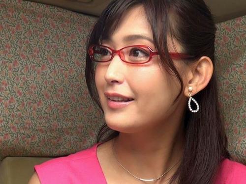 ＜人妻ナンパ＞お金も地位も手に入れた奥さまたちが本当に欲しかったモノはビッキビキのチ○ポと狂おしいほどの連続絶頂！
