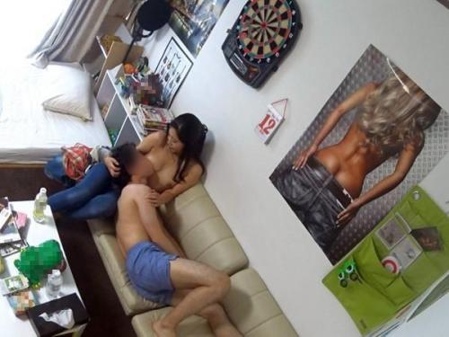 悩み相談で優しくされたらパンティはヌレヌレ！まさかカメラが仕掛けらているとも知らずナンパ部屋にやってきた浮気妻の素顔