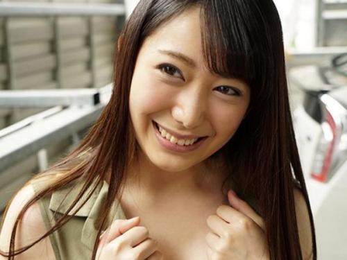 ＜素人ナンパ＞車の中で秘密の撮影に♡恥かしいけどエッチ大好きなJDをご鑑賞あれ！女子大生をモデルと称してとある敷地に…