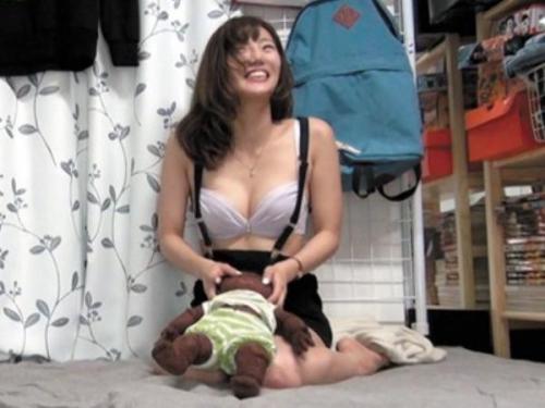 ＜素人ナンパ＞エッチ後「皆には言わないでね！」美少女がナンパ師の部屋で盗撮だからこそ見られるエロかわスマイル！