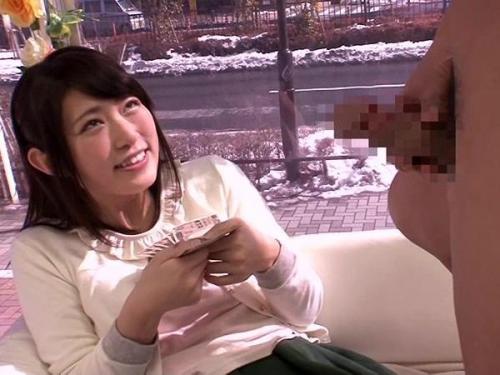 うぶな素人美女たちは未経験のデカチンで快感に！初めてのデカチンに素人おマンコは失神寸前！素人美女たちは未経験のデカチン